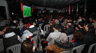 Antalya ve Isparta'da Kosova-Türkiye milli maçı dev ekranlardan izlendi