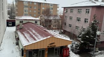 Ardahan ve Kars'ta kar, Erzurum'da karla karışık yağmur etkili oldu