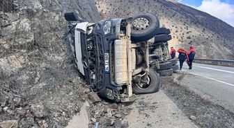 Artvin'de beton mikserinin devrildiği kazada sürücü yaralandı