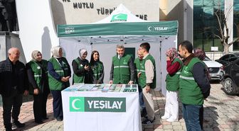 Artvin'de Yeşilay gönüllüleri vatandaşları bilgilendirdi