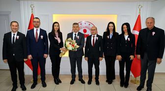 Artvin Defterdarlığı çalışanları Vali Ergün'ü ziyaret etti