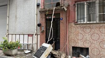 Aydın'da binanın ikinci katından düşen işçi yaralandı