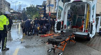 Aydın'da otomobil ile motosikletin karıştığı kaza güvenlik kamerasınca kaydedildi