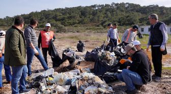 Ayvalık Adaları Tabiat Parkı'nda kıyı temizliği yapıldı
