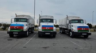 Azerbaycan İran'a insani yardım gönderdi