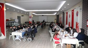 Bafra'da KYK'da kalan öğrencilere iftar verildi - haberler.com