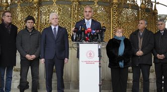 Bakan Ersoy, 'Ayasofya'da süreç devam ediyor, Sultanahmet'te çalışmalar tamamlandı'