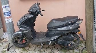 Balıkesir'de bir motosiklet kurşunlandı