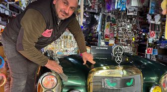 Bartın'da sanayi esnafının çalışma masası 1967 model Mercedes