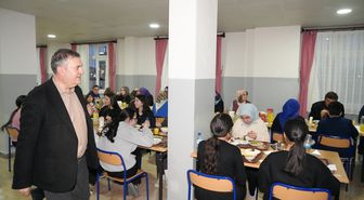 Başkan Demirbaş, öğrencilerle iftar yaptı