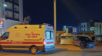 Batman'da SUV tipi araç ile otomobilin çarpıştığı kazada 1 kişi yaralandı