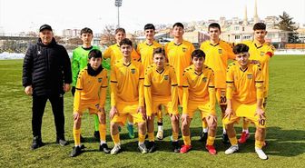 Bayburt Özel İdare Spor U15'de şampiyon oldu