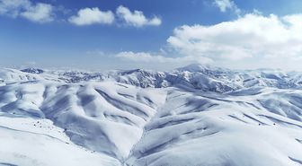 Bayburt'un yüksek kesimlerinde kar kalınlığı 2 metreyi aştı