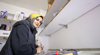 Beyaz eşya tamircisi 'Aslı usta' 5 yıldır arızalara çözüm üretiyor