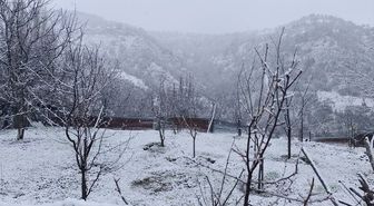 Beypazarı'nın yüksek kesimlerinde kar yağışı etkili oldu