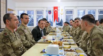 Bilecik Valisi Sözer, jandarma personeliyle iftarda buluştu