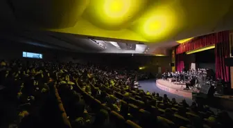 Bingöl'de müzikal tiyatro 'Kim Var?' sahnelendi