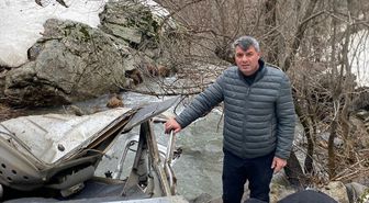 Bitlis'te dereye düşen hafif ticari araçtaki 3 kişi öldü, 5 kişi yaralandı
