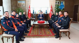Bitlis Valisi Karakaya AFAD personelini kabul etti