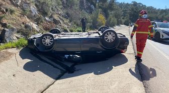 Bodrum'da devrilen otomobilin sürücüsü yaralandı