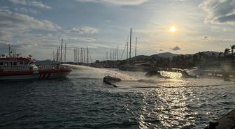 Bodrum'da marinada demirli 8 motoryatı etkileyen yangın kontrol altına alındı