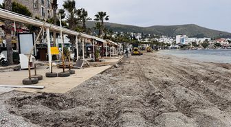 Bodrum'da sahildeki tahliye ve yıkım işlemleri devam ediyor