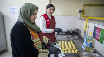 Bolu'da 'kardeşlik sofrası' 5 ülkenin bayram tatlıları için kuruldu
