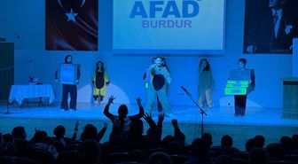 Burdur'da çocuklara afet bilinci tiyatroyla anlatıldı