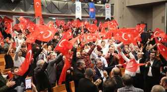 Bursa'da Kosova-Türkiye maçı kurulan dev ekranlardan izlendi