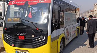 Bursa'da panelvan ile minibüsün çarpıştığı kazada 3 kişi yaralandı