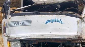 Bursa'da refüje çıkan kamyonun sürücüsü yaralandı
