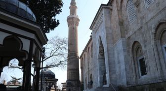 Bursa'daki tarihi Ulu Cami'nin mahyası 'zekat berekettir' olacak