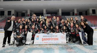Buz Hokeyi Kadınlar Süper Lig'de şampiyon 'Buzadam'