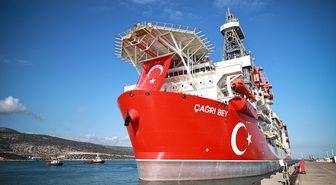 Çağrı Bey sondaj gemisi ilk görev yeri Somali'ye uğurlandı