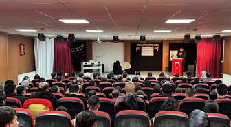 Çaldıran'da İstiklal Marşı'nın Kabulü ve Mehmet Akif Ersoy'u Anma Günü programı düzenlendi