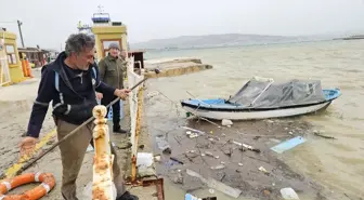 Çanakkale'deki kuvvetli fırtına hayatı olumsuz etkiledi