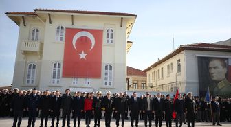 Çanakkale Deniz Zaferi'nin 111. yıl dönümü etkinlikleri Çimenlik Kalesi'ndeki törenle başladı
