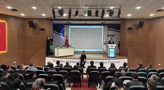Çankırı'da üniversite öğrencileri dijital dolandırıcılığa karşı bilgilendirildi