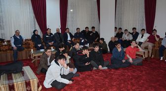 Çaykara Kaymakamı Sapmaz, öğrencilerle iftar yaptı