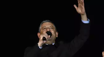 CHP Genel Başkanı Özel, partisinin Büyükada'da düzenlenen mitingine katıldı