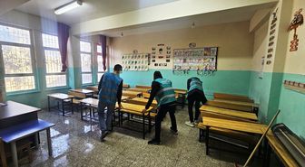 Cizre'de denetimli serbestlik yükümlüleri 212 okulda temizlik yaptı