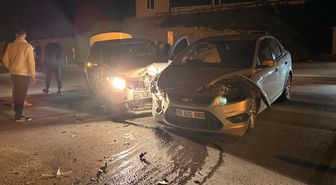 Çorum'da çarpışan iki otomobildeki 7 kişi yaralandı