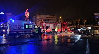 Çorum'da duvara çarpan otomobildeki 2 kişi yaralandı
