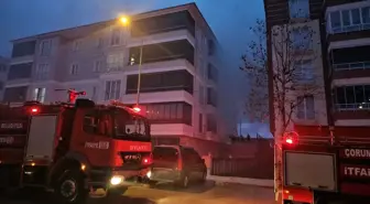 Çorum'da evde çıkan yangında 4 kişi dumandan etkilendi