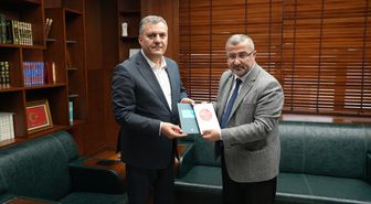 Çubuk Belediye Başkanı Demirbaş, İlçe Müftüsü Demirlenk'i ziyaret etti