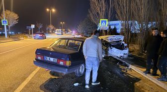 Çubuk'ta hafif ticari araçla çarpışan motosiklet sürücüsü yaralandı