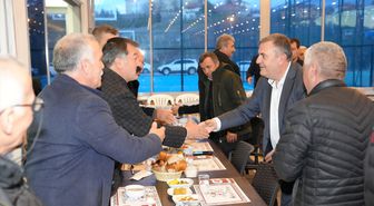 Çubuk'ta mahalle muhtarları ve aileleri iftarda buluştu