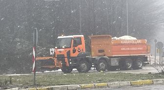 D-100 kara yolu Bolu Dağı geçişinde kar yağışı etkili oluyor
