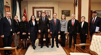 Defterdarlık çalışanlarından Vergi Haftası dolayısıyla Vali Bakan'a ziyaret