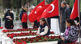 Denizli'de arife günü şehitlik ve mezarlıklar ziyaret edildi